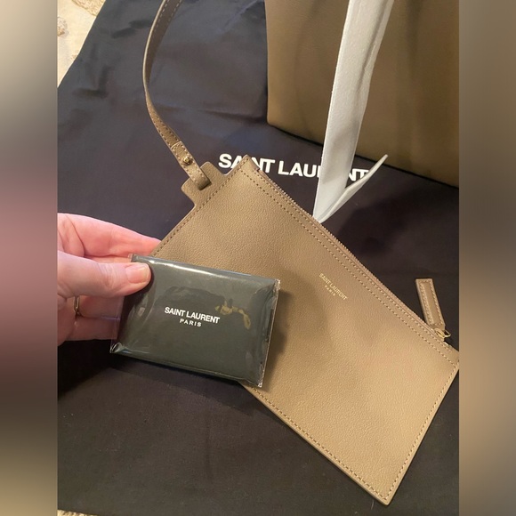 NWT Saint Laurent East/West Tote Bag, dark beige - Picture 16 of 16